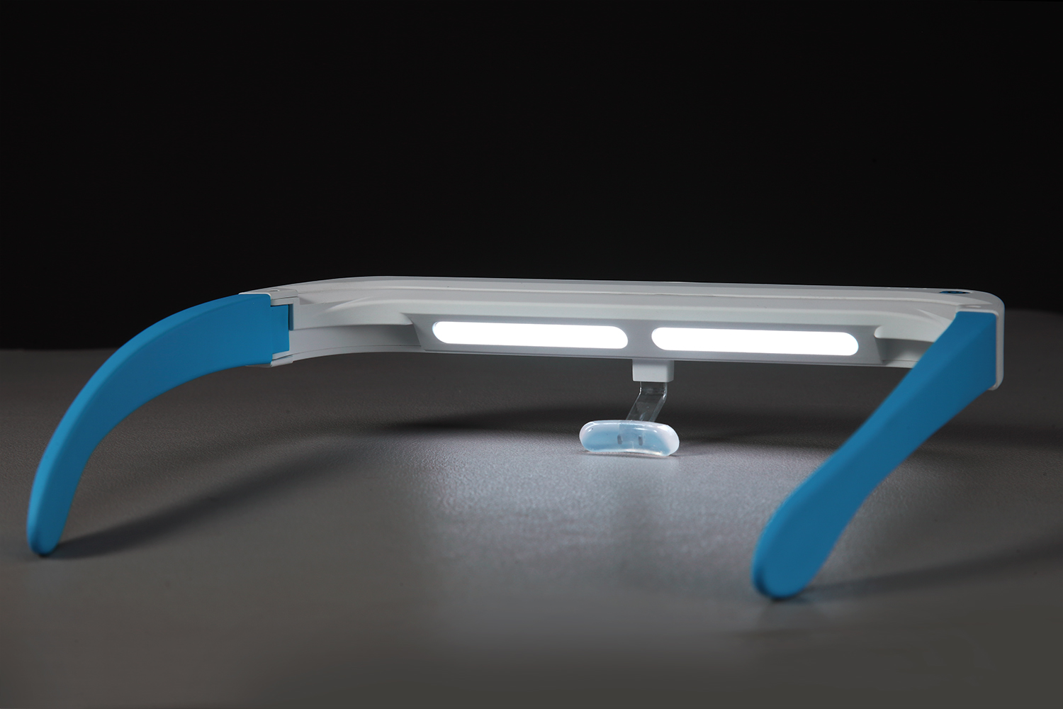 睡眠を助ける、心を落ち着かせるウェアラブルSADライトセラピ - Light Therapy Glasses のレビューと価格